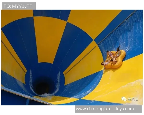 新街口足球场周边美食与娱乐探秘让你尽享精彩生活体验